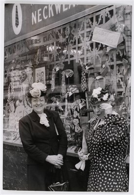 Lot 153 - Cartier-Bresson, Henri, 1908-2004