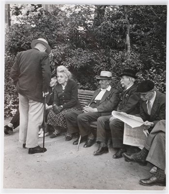 Lot 160 - Perutz, Carl, born 1921